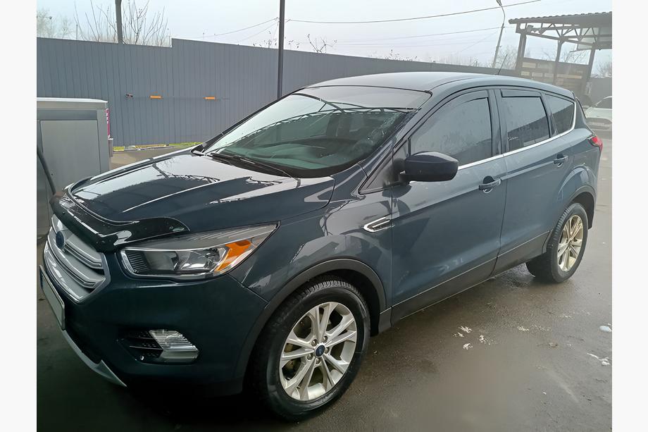 Ford Kuga/Escape 2013–2019 In-channel raamdeflectoren Niken Luxury (4 stuks) Image