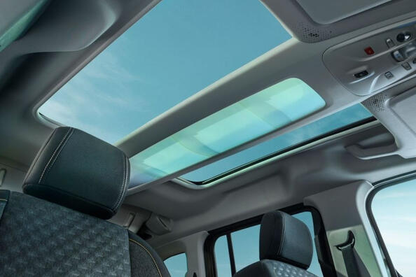 Peugeot e-Rifter 2023: een frisse blik op elektrische mobiliteit Foto 6