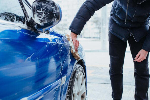 Moet je je auto in de winter wassen?