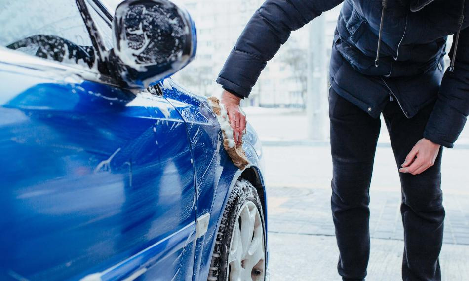 Moet je je auto in de winter wassen?