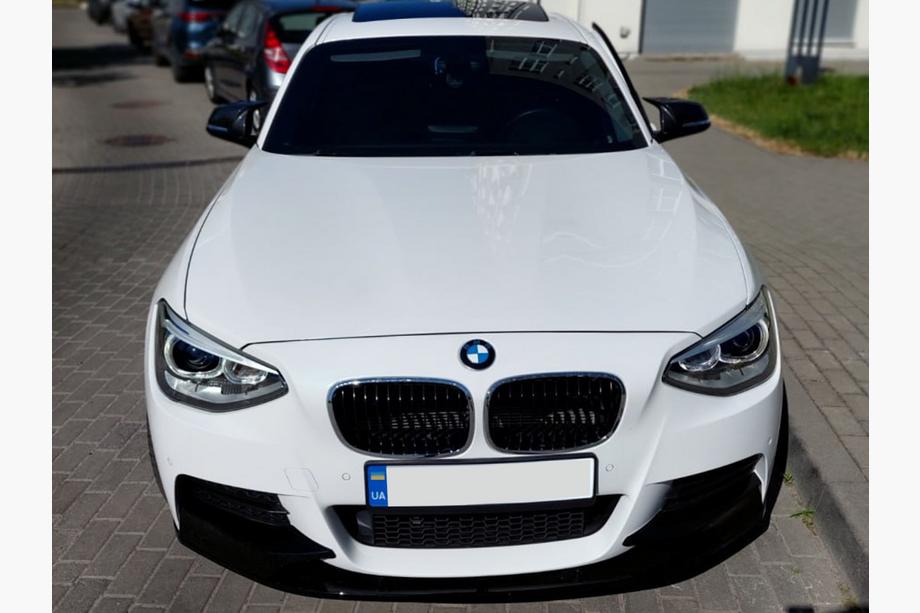 BMW 1 Serie F20/F21 2011–2019 Voorbumper lip splitter DPT V-1 (voor M Performance, hoogglans zwart, 2 stuks) Image