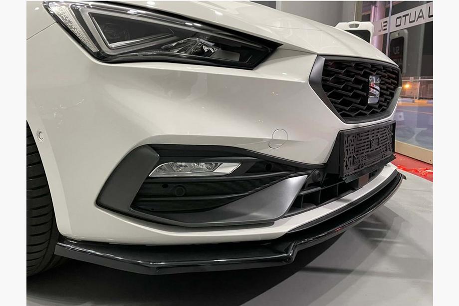 Seat Leon 2020– Front lip spoiler DPT V-2 (hoogglans zwart) Image
