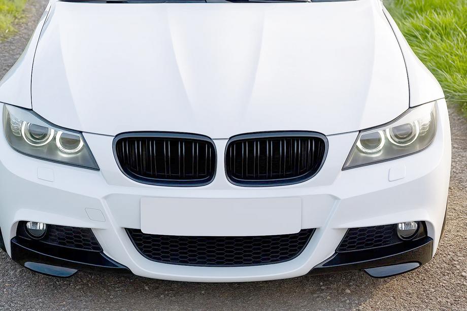BMW 3-serie E90/E91 2005–2011 M-Look nierroosters (2008-2011, hoogglans zwart) Image