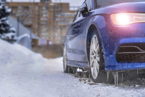 Winterse autoverzorgingschemicaliën voor lak en ruiten kiezen