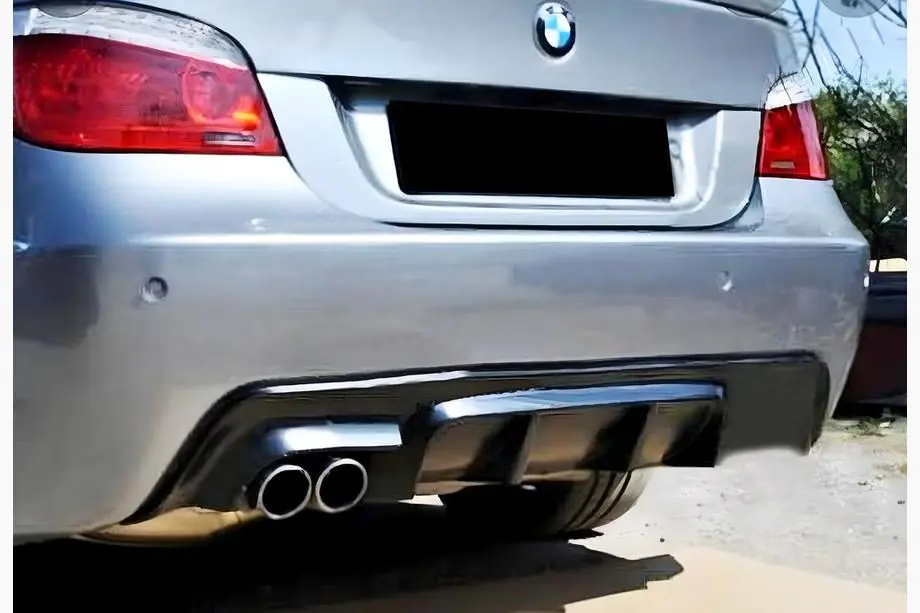 BMW 5 Serie E60/E61 2003–2010 Achterdiffuser DPT V-1 (voor M-Sport, hoogglans zwart) Image
