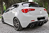 Alfa Romeo Giulietta 2010–2020 DPT sideskirts (hoogglans zwart) foto 2