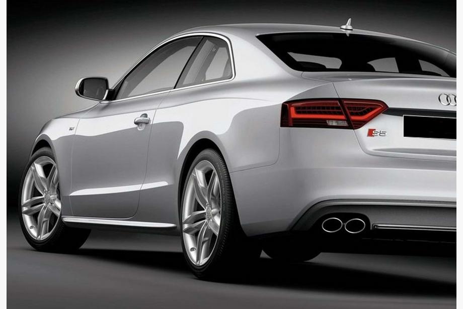 Audi A5 2007–2015 DPT sideskirts (hoogglans zwart) Foto 2