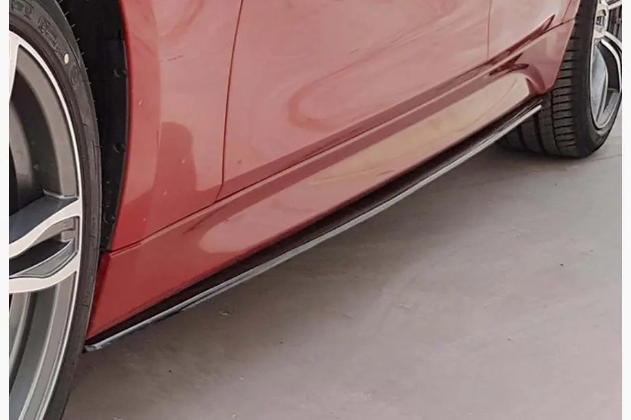 BMW 3 Serie F30/F31 2012–2019 DPT V-3 dorpeloverlays (voor M-Sport dorpels, hoogglans zwart) Image