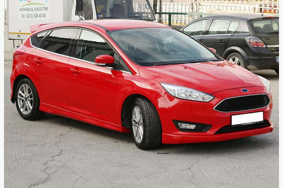 Ford Focus III 2011–2017 DPT sideskirts (SD, 2015-2017, hoogglans zwart) Foto 2
