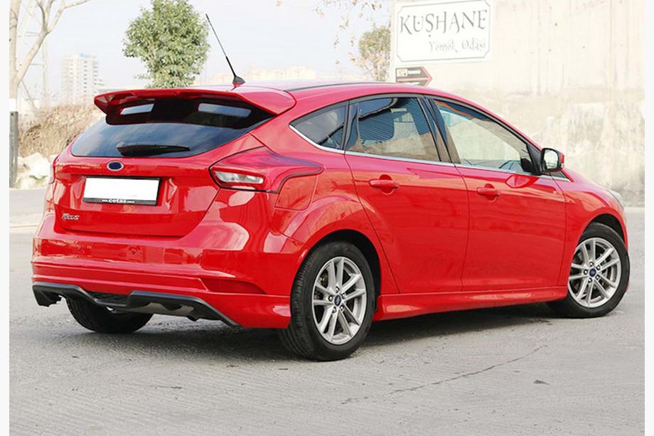 Ford Focus III 2011–2017 DPT sideskirts (SD, 2015-2017, hoogglans zwart) Foto 3