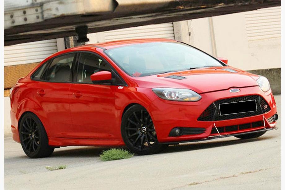 Ford Focus III 2011–2017 DPT sideskirts (SD, 2015-2017, hoogglans zwart) Foto 4