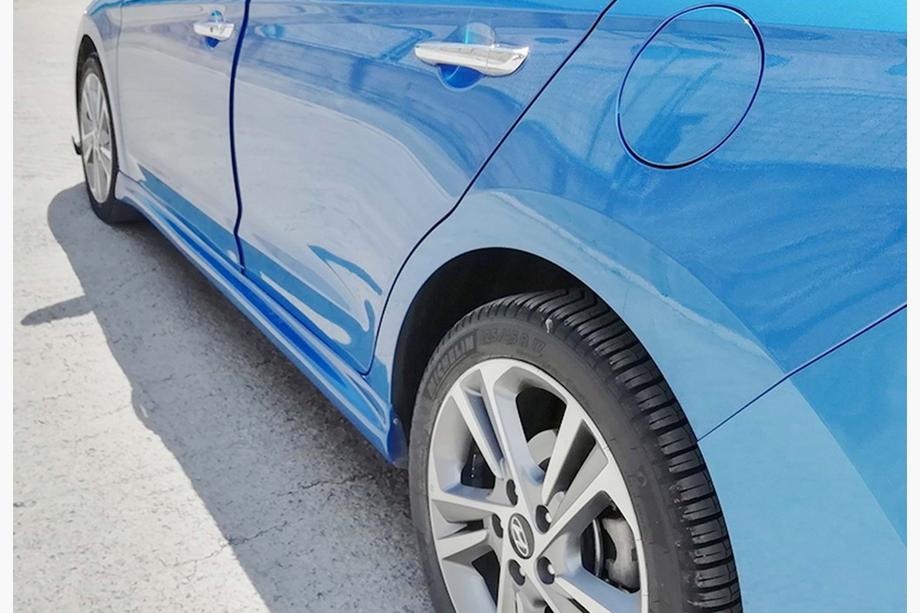 Hyundai Elantra (AD) 2015–2020 DPT sideskirts (hoogglans zwart) Image
