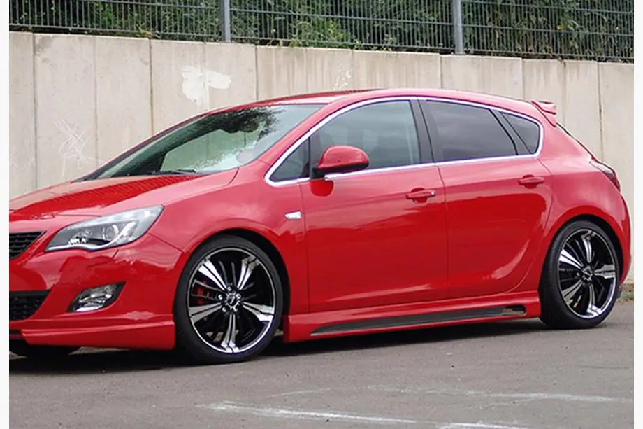 Opel Astra J 2009–2015 Sideskirts DPT V-2 (hoogglans zwart) Image