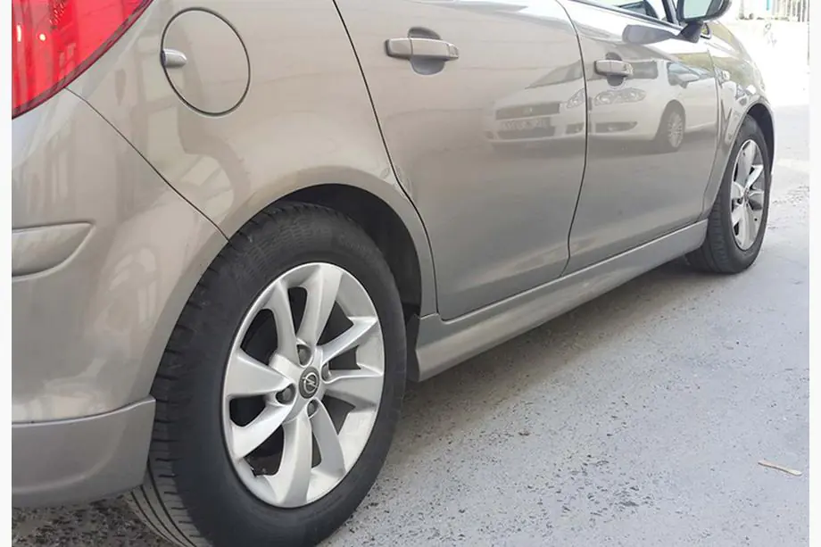 Opel Corsa D 2007–2014 Sideskirts DPT V-3 (hoogglans zwart) Image