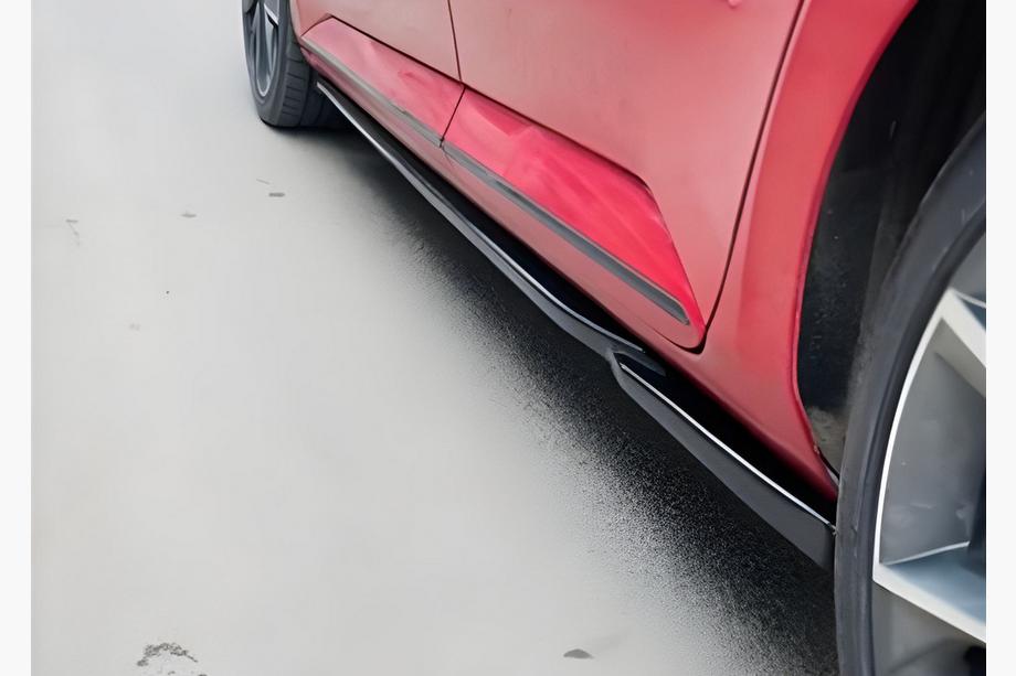 Seat Leon 2013–2020 Side skirts DPT V-6 (hoogglans zwart) Foto 1