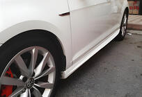 Volkswagen Golf 8 2019– Sideskirts DPT V-1 (hoogglans zwart) foto 1