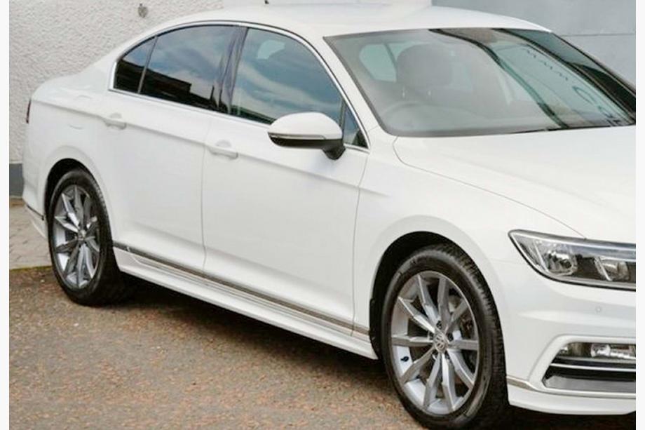 Volkswagen Passat B8 2015–2023 DPT side skirts (spuitklaar) Foto 1