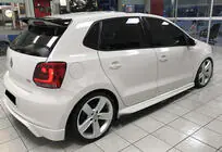 Volkswagen Polo 2010–2017 Sideskirts DPT V-1 (hoogglans zwart) foto 2