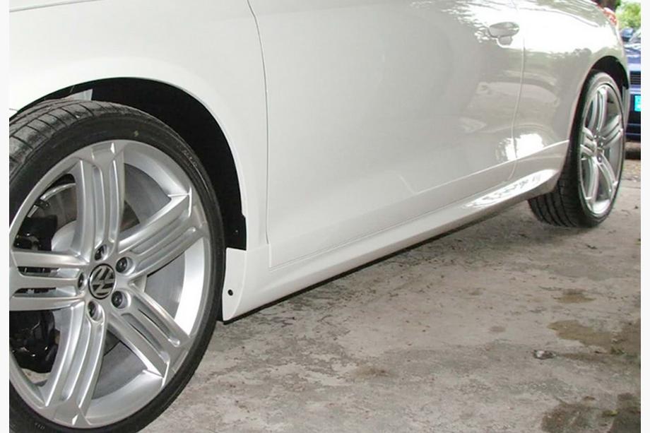 Volkswagen Scirocco 2008–2017 Sideskirts DPT V-1 (hoogglans zwart) Image