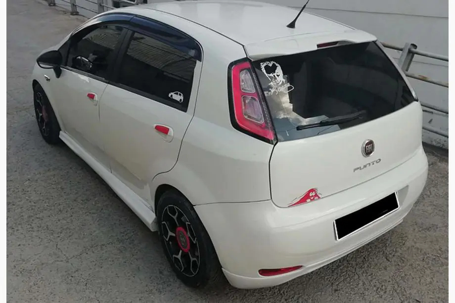 Fiat Punto Grande/EVO 2006–2018 DPT spoiler (hoogglans zwart) Image