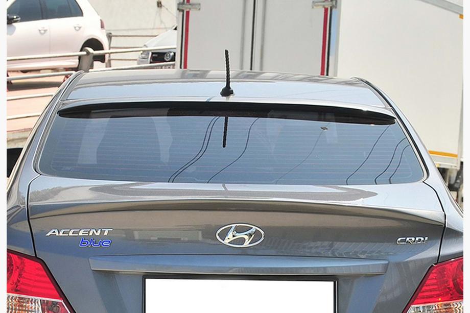 Hyundai Accent 2011–2017 DPT spoiler (hoogglans zwart) Image