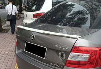 Skoda Octavia III A7 2013–2019 Spoiler DPT V-2 (hoogglans zwart) foto 1