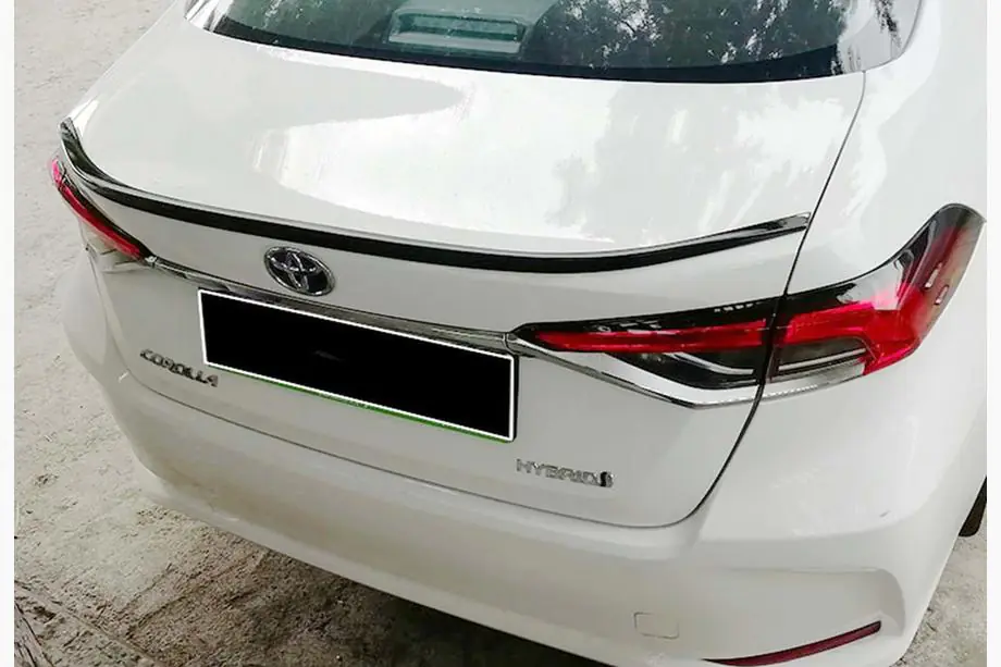 Toyota Corolla 2019– DPT spoiler (hoogglans zwart) Image