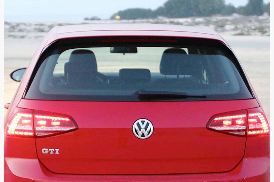 Volkswagen Golf 7/E-Golf 2012–2020 Spoiler DPT V-1 (voor GTI / R HB, hoogglans zwart) Image