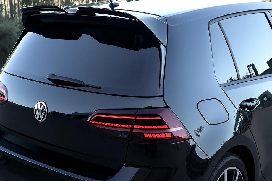 Volkswagen Golf 7/E-Golf 2012–2020 Spoiler DPT V-2 (voor GTI / R HB, hoogglans zwart) Foto 1