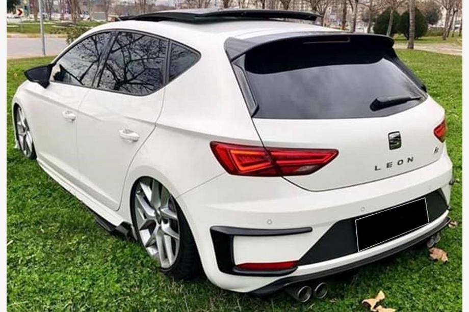 Seat Leon 2013–2020 Canards voor achterbumper DPT (2017-2020, 2 stuks, hoogglans zwart) Image