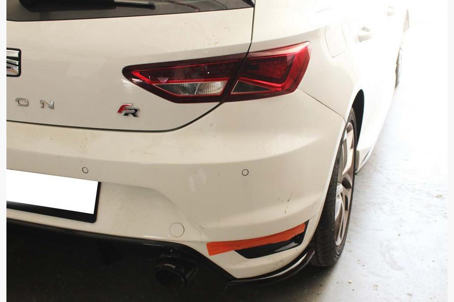 Seat Leon 2013–2020 Achterste FLAP opzetstukken DPT (glanzend zwart) Foto 1