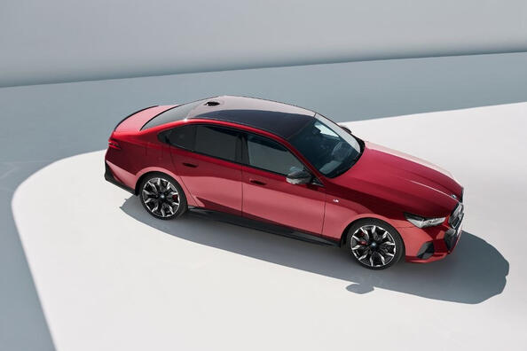 Review BMW i5: elektrische kracht in de businessklasse