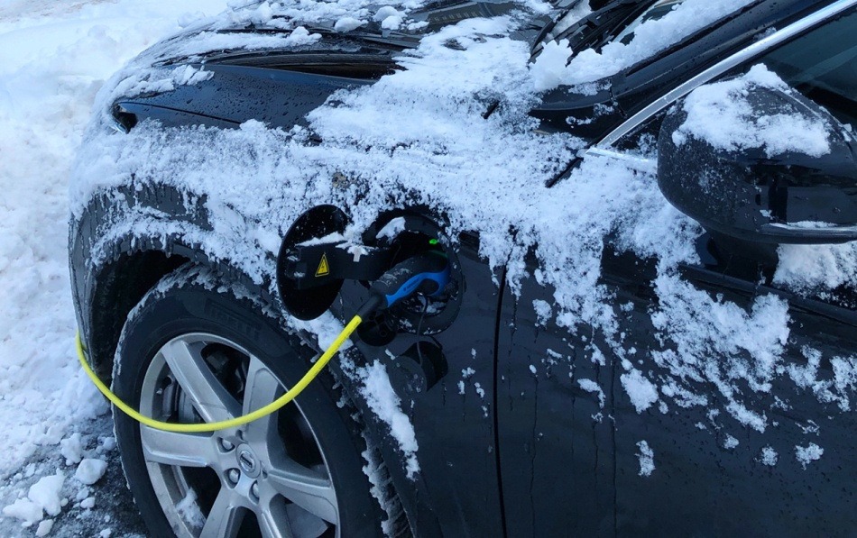 Elektrische auto in de winter: tips voor comfort en zuinig rijden