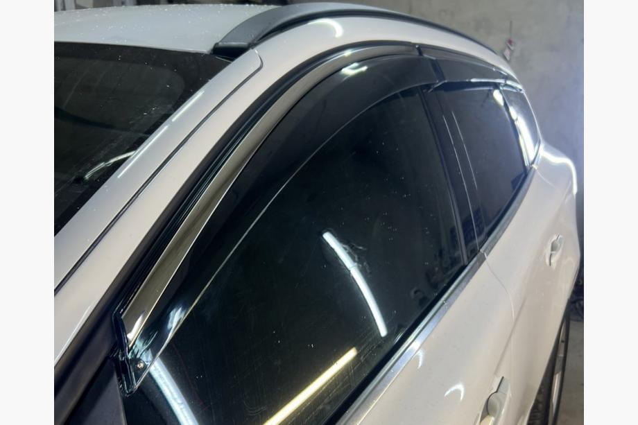 Volvo XC60 2009–2017 Raamwindschermen met chromen sierlijst Niken Luxury (6 stuks) Foto 5