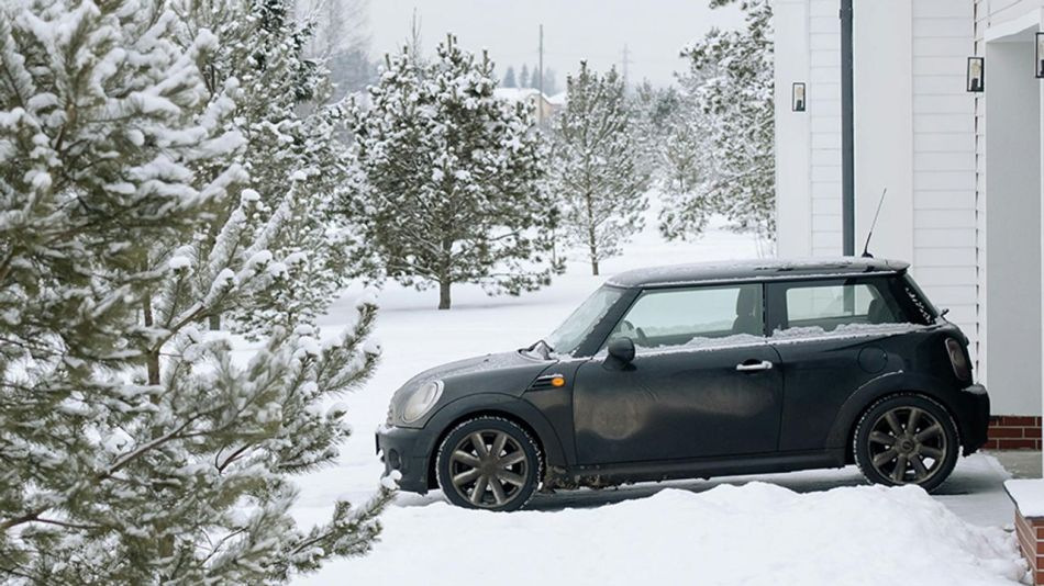Waar kun je de auto het best stallen in de winter? Tips voor autobezitters