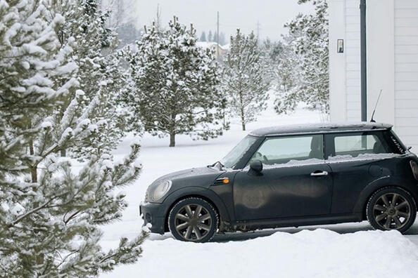 Waar kun je de auto het best stallen in de winter? Tips voor autobezitters
