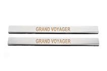 Chrysler Voyager 2008–2016 Carmos instaplijsten (2 st., RVS) foto 1