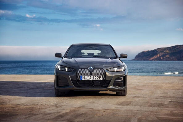 BMW i4 facelift 2024: review van de vernieuwde EV