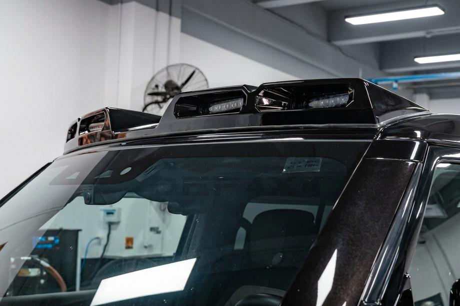Land Rover Defender 2019– Voorruit zonnevizier met 4 LED's Foto 2