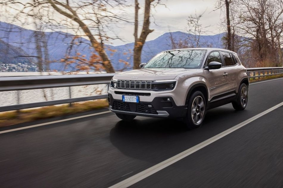 Review Jeep Avenger: compact en stijlvol, ideaal voor de stad
