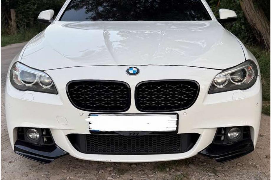 BMW 5 Serie F10/F11 2010–2016 Nieren grille Diamond Black (glans zwart) Foto 2
