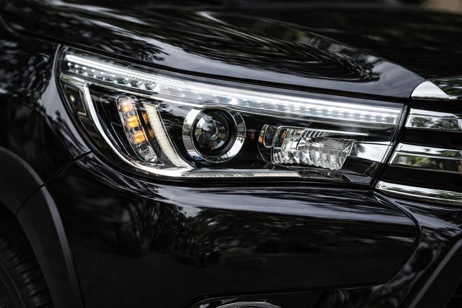 Toyota Hilux 2015– Voorkoplampen OEM V2 2015-2019 (voor xenonlamp of LED, 2 stuks) Image