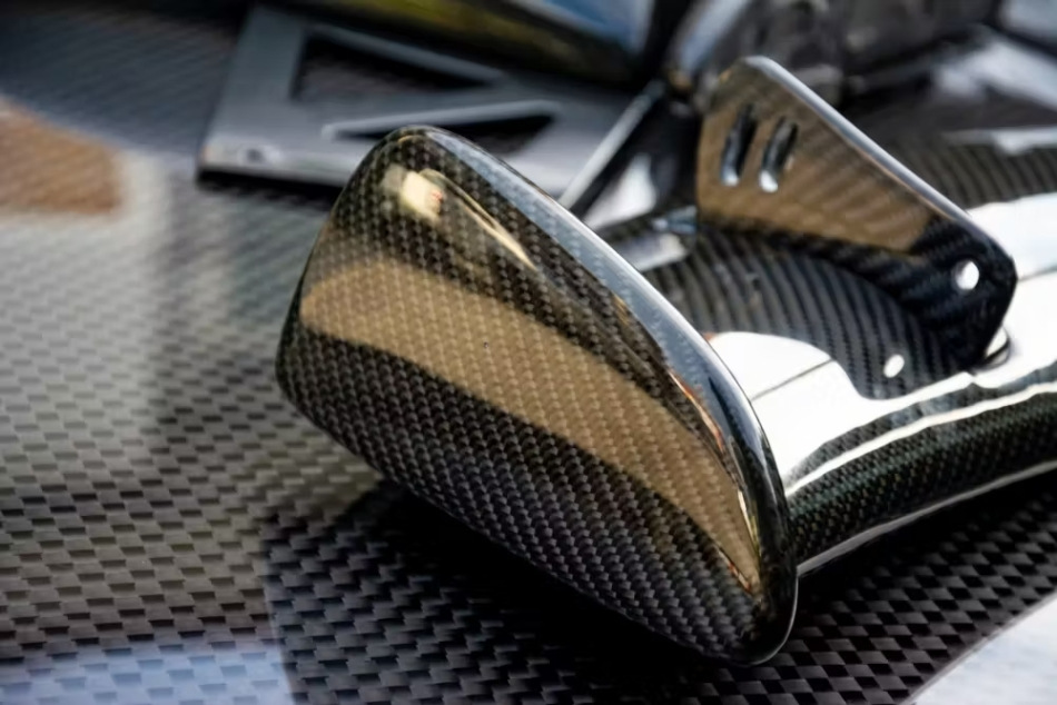 Zo combineer je glasvezel en carbon bij autotuning