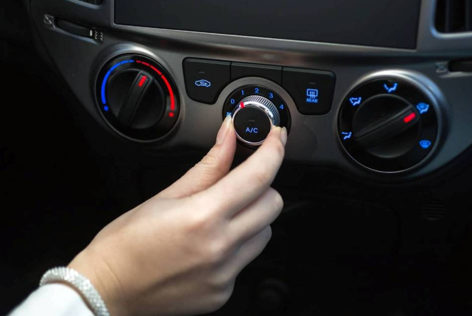 Zo weet je wanneer de airco van je auto bijgevuld moet worden