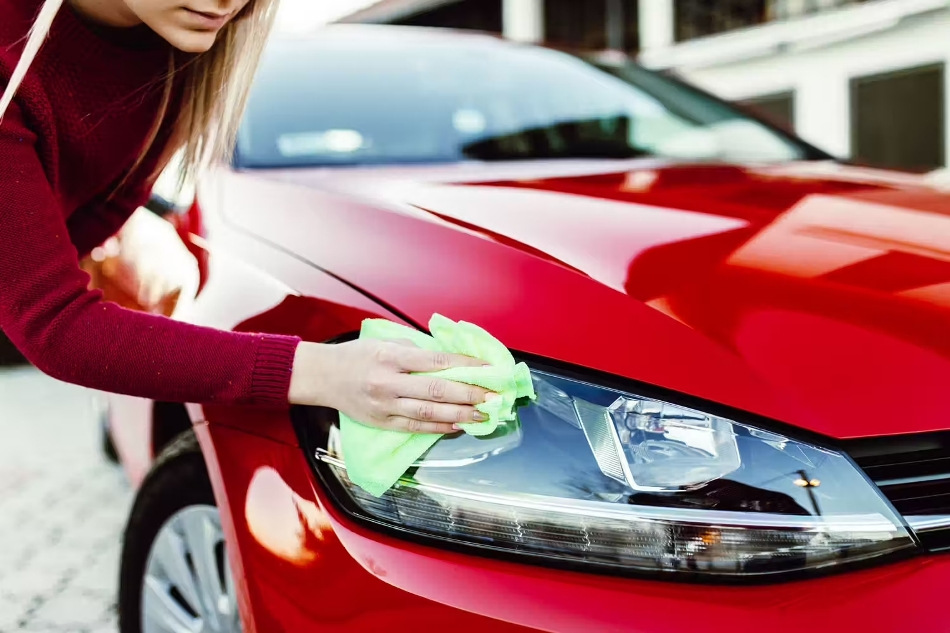 Waarmee kun je autokoplampen het beste schoonmaken? Tips