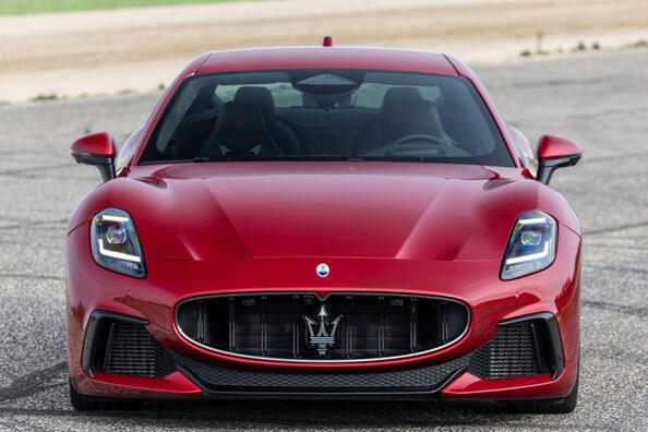 Maserati GranTurismo II: overzicht van de tweede generatie sportwagen Foto 1