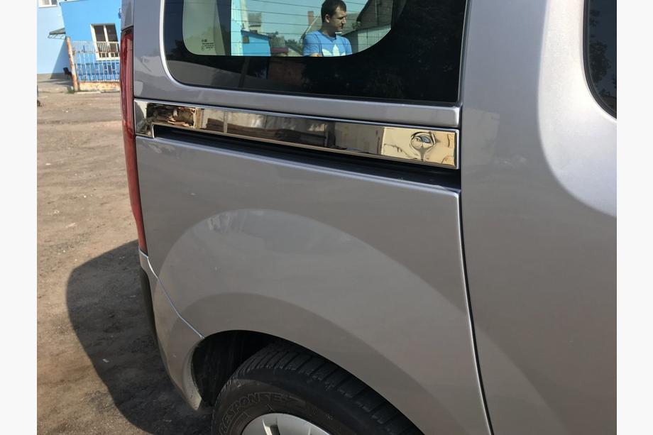 Renault Kangoo 2008–2020 Sierlijst onder schuifdeur (2 st., RVS) Foto 4