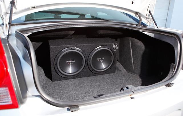 Zo kies je een goede autosubwoofer: tips voor muziekliefhebbers