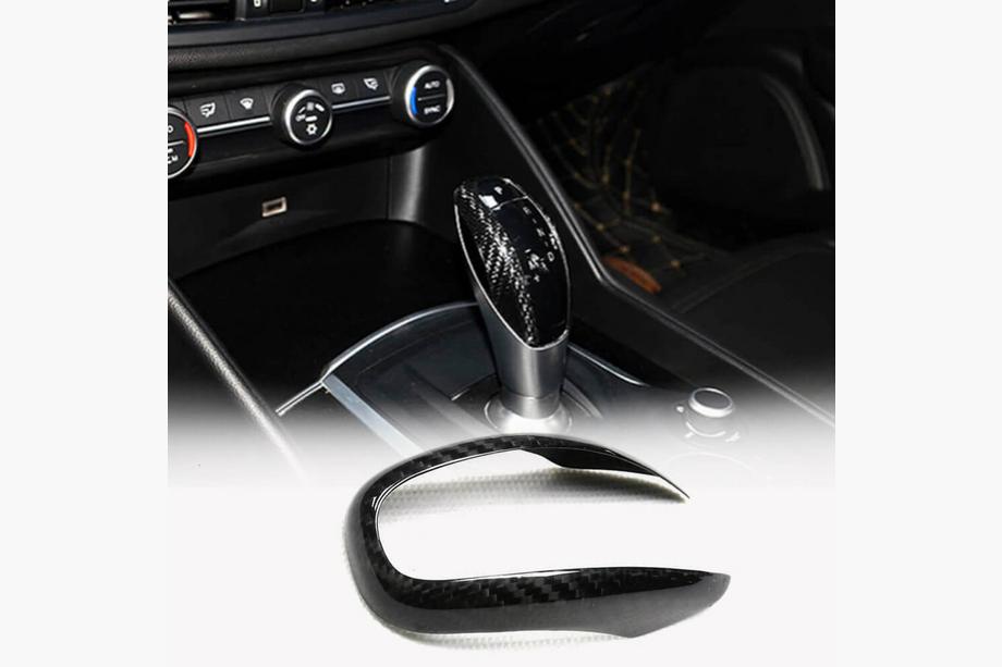 Alfa Romeo Giulia 2016–2022 Cover voor versnellingspookknop (Dry Carbon) Foto 1