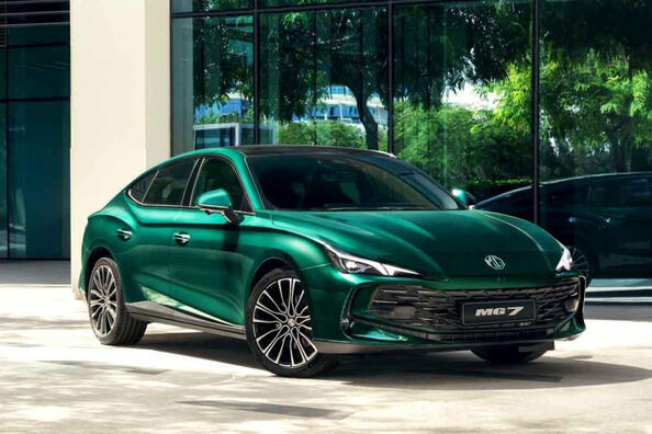 Review MG 7: moderne liftback met focus op stijl en technologie